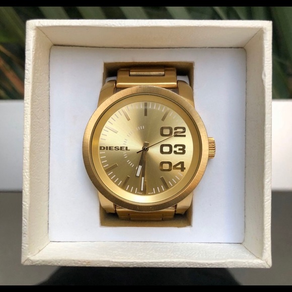 Diesel Men's Franchise Gold StainlessSteel
Watch - Picture 1 of 7